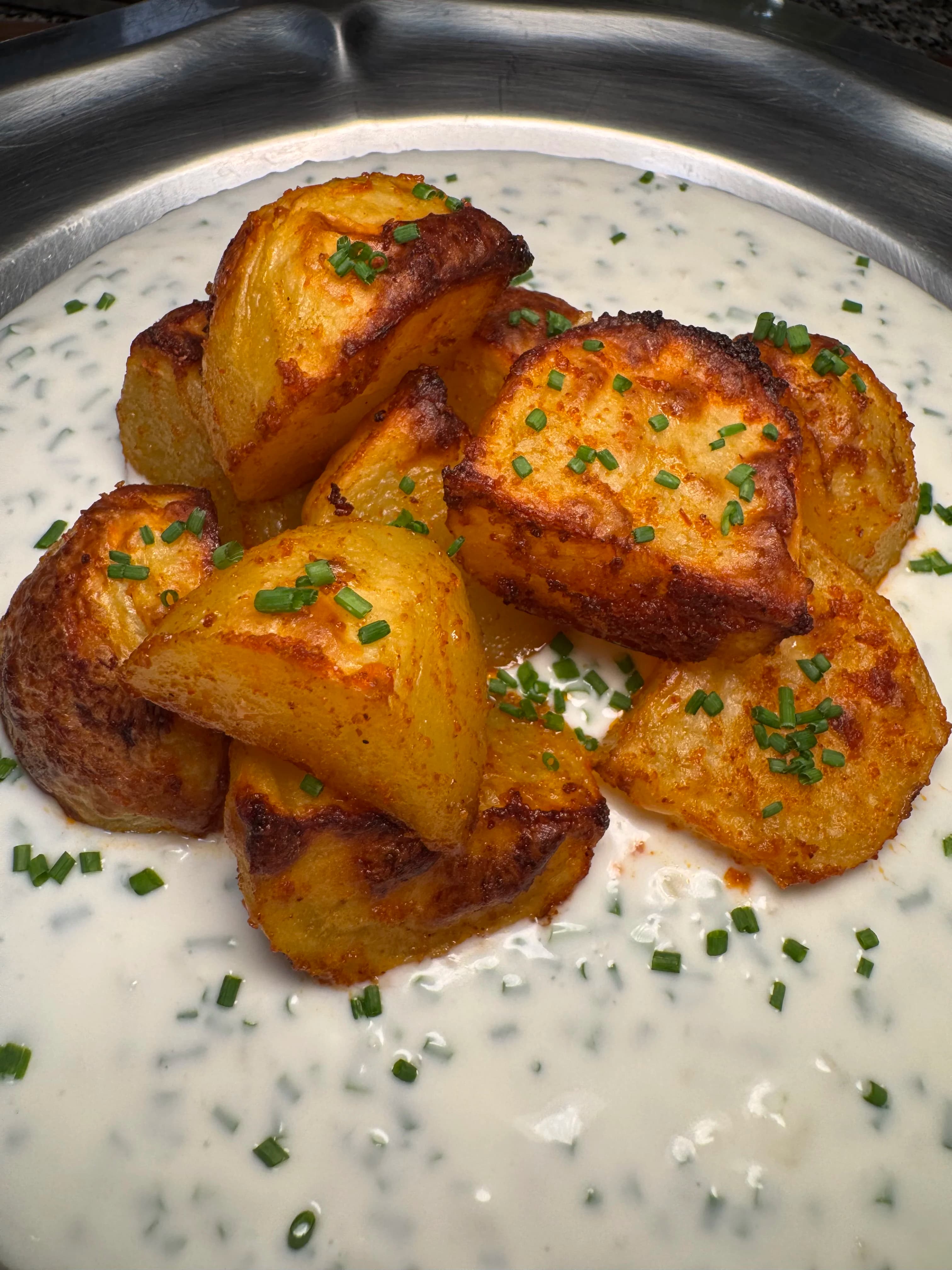 Crispy Potatoes with Greek Yogurt Sauce